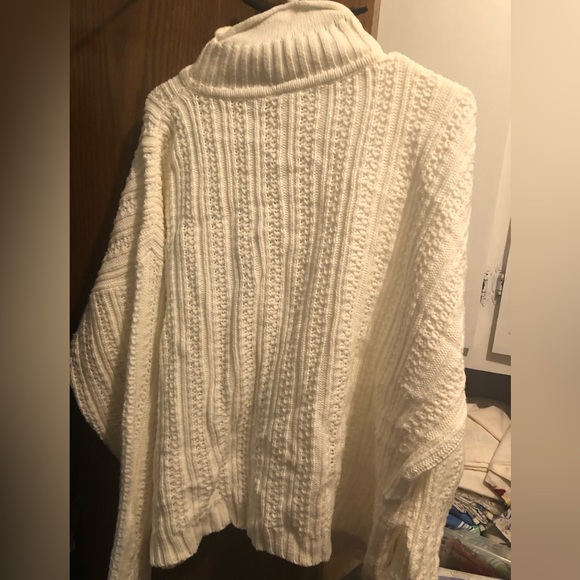 Vintage Partners (Mervyn’s Brand) Sweater- 679 $30 or $25 w/offer - Picture 3 of 3